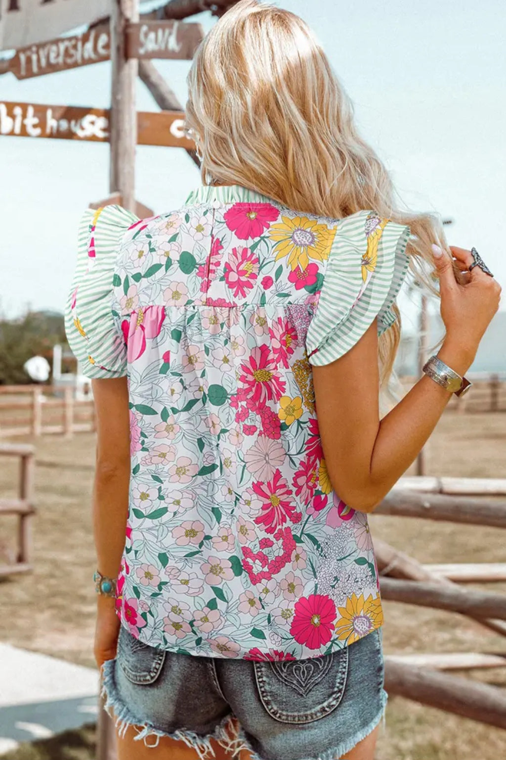 Floral contrast ruffle sleeve blouse